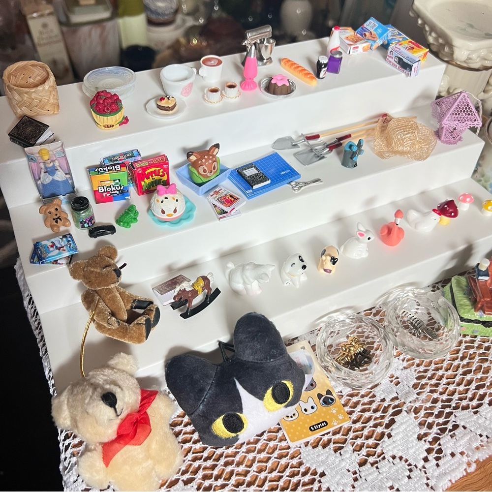 LIVE Monday Miniatures & Trinkets Share Show $3-$5 - Picture 2 of 4